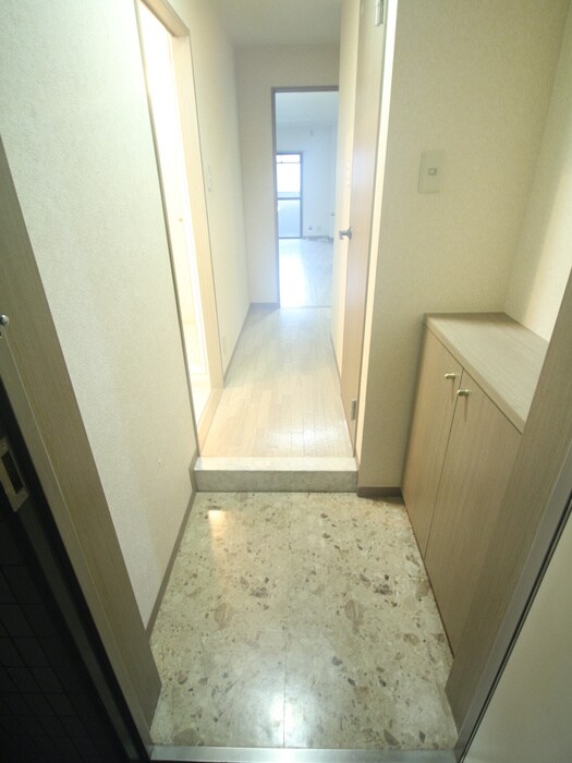 物件内観写真7　(玄関)