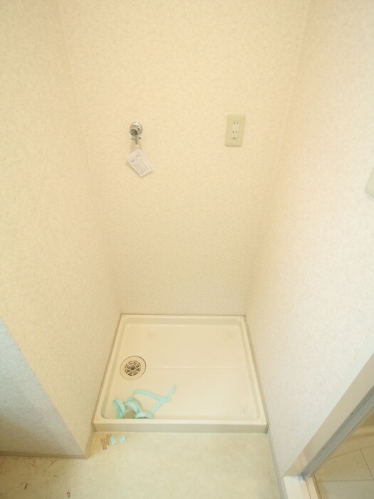 物件内観写真15　(洗濯機置場)