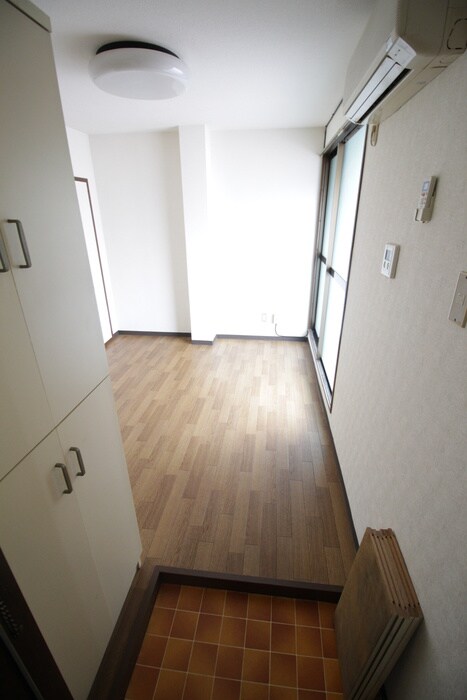 物件内観写真9　(廊下)