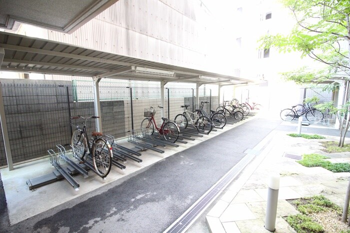物件外観写真3　(駐輪場)