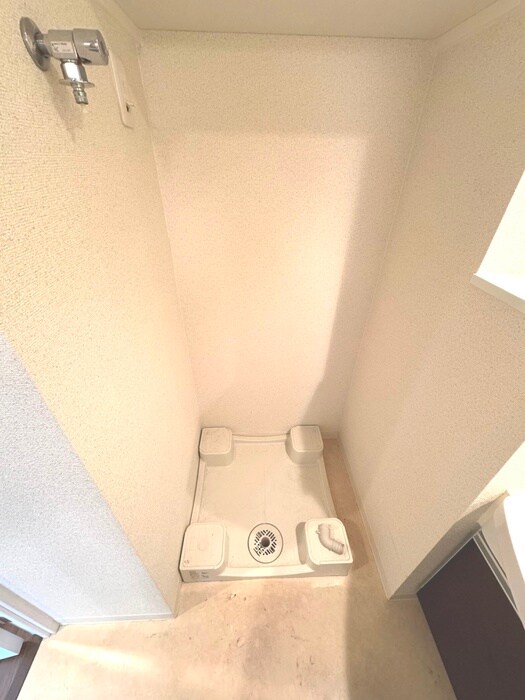 物件内観写真11　(洗濯機置場)