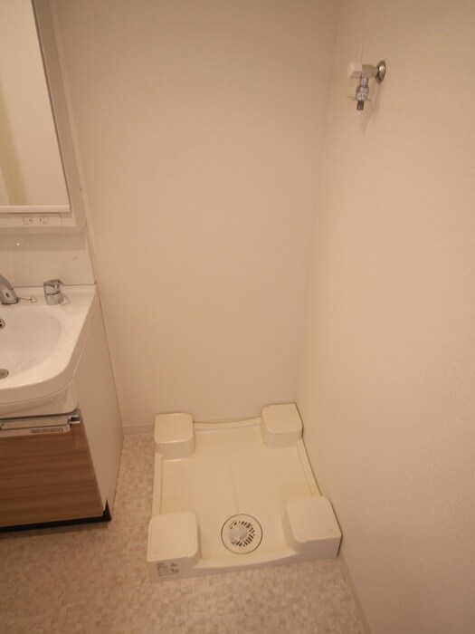 物件内観写真10　(洗濯機置場)