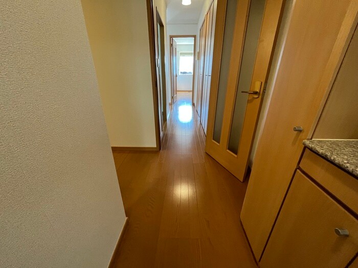 物件内観写真17　(廊下)