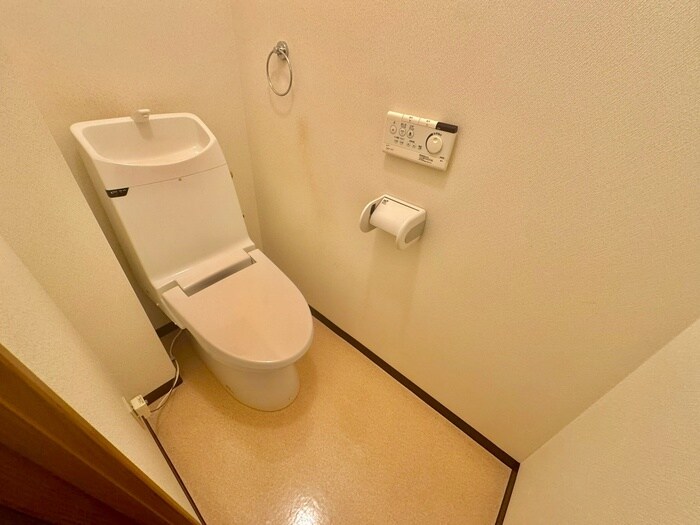 物件内観写真11　(トイレ)