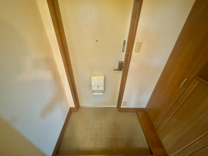 物件内観写真15　(玄関)