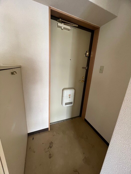 物件内観写真3　(玄関)
