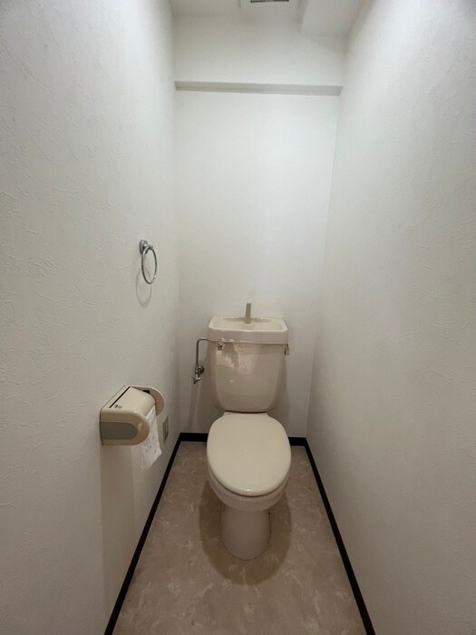 物件内観写真5　(トイレ)