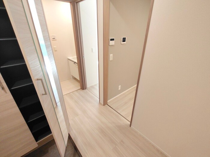 物件内観写真16　(廊下)