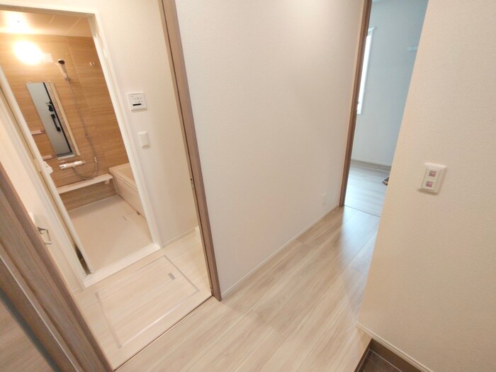 物件内観写真19　(廊下)