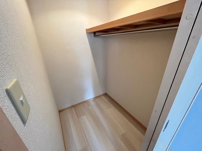 物件内観写真11　(収納)