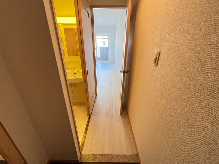 物件内観写真17　(廊下)