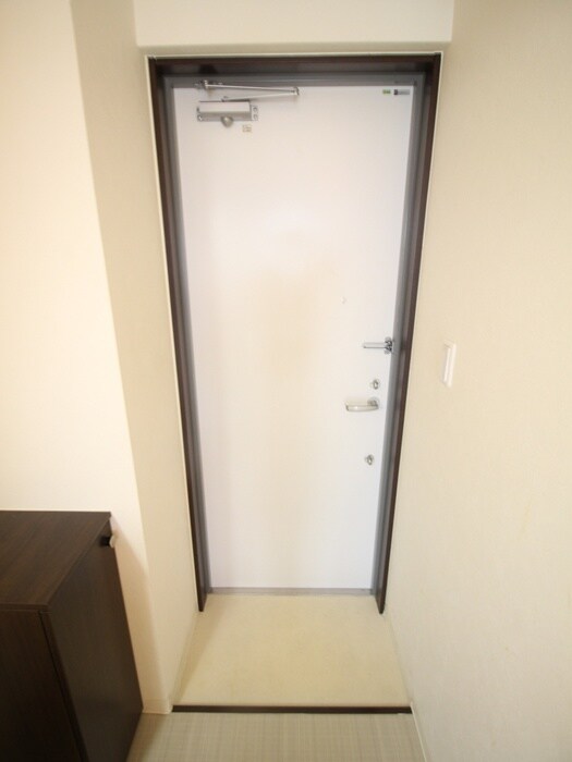 物件内観写真16　(玄関)