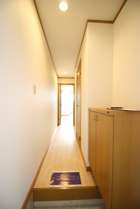物件内観写真16　(廊下)