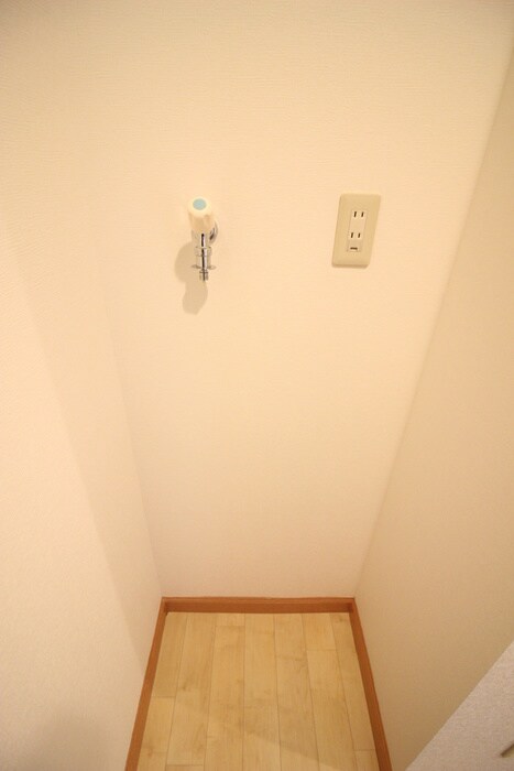 物件内観写真20　(洗濯機置場)