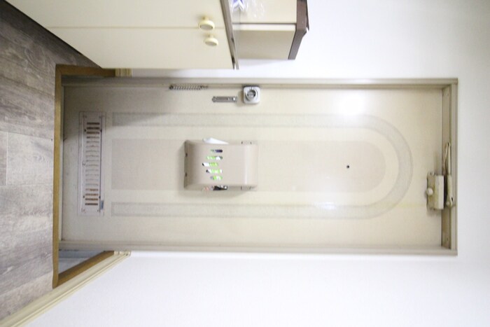 物件内観写真7　(玄関)