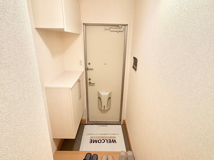 物件内観写真16　(玄関)