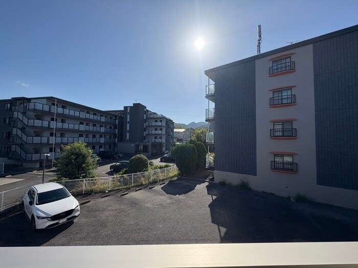 物件内観写真20　(室内からの展望)