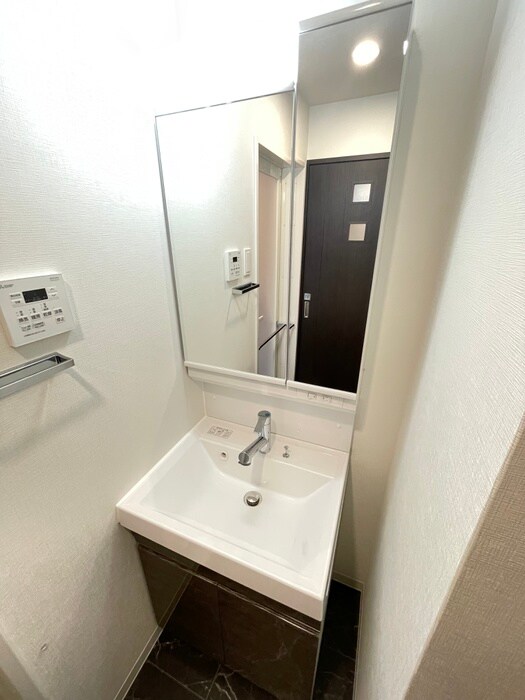 物件内観写真12　(洗面)