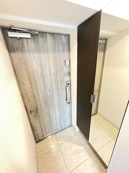 物件内観写真14　(玄関)