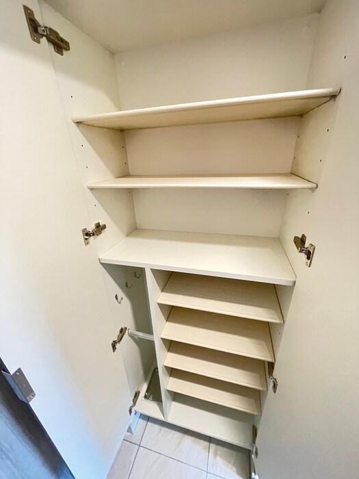 物件内観写真16　(靴箱)