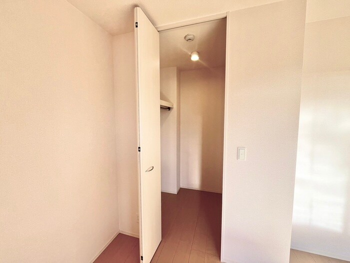 物件内観写真11　(収納)