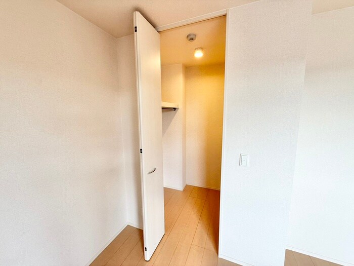 物件内観写真12　(収納)