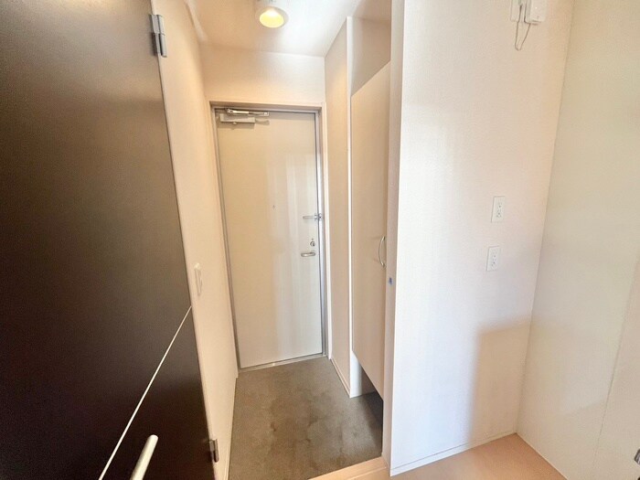 物件内観写真16　(玄関)