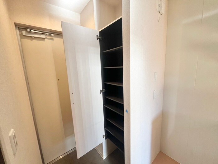 物件内観写真18　(靴箱)