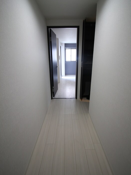 物件内観写真9　(廊下)