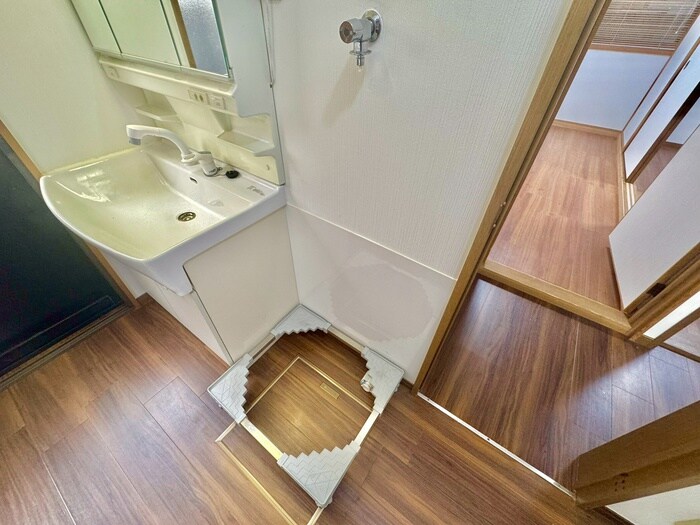 物件内観写真18　(洗濯機置場)