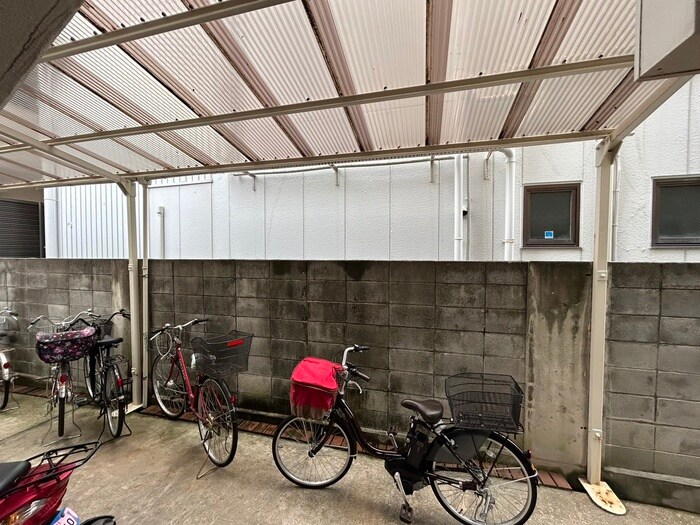 物件外観写真3　(駐輪場)