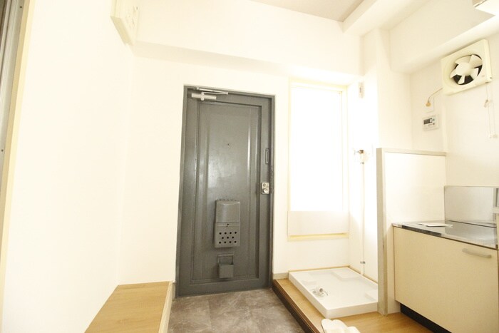 物件内観写真15　(玄関)