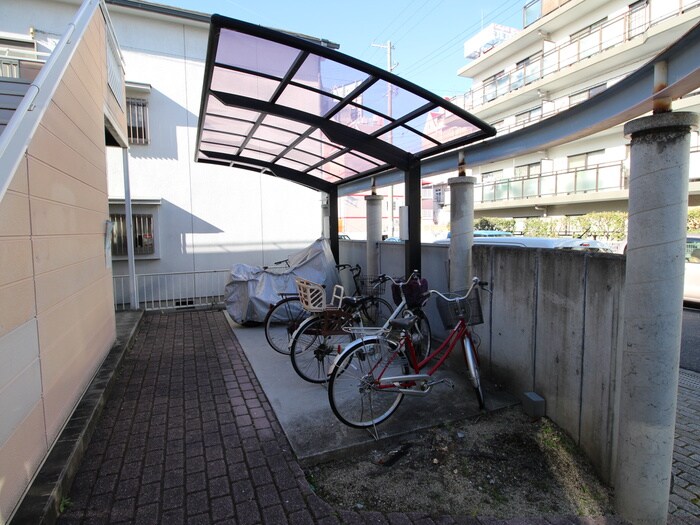 物件外観写真6　(駐輪場)
