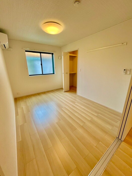 物件内観写真8　(居室)