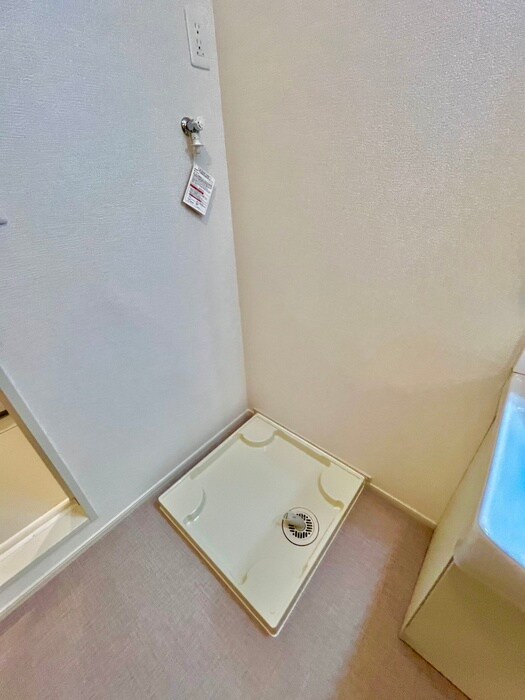 物件内観写真14　(洗濯機置場)