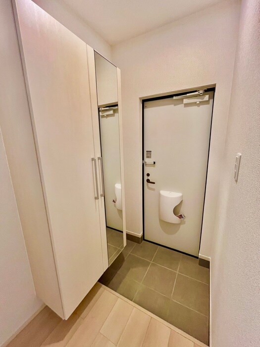 物件内観写真17　(玄関)