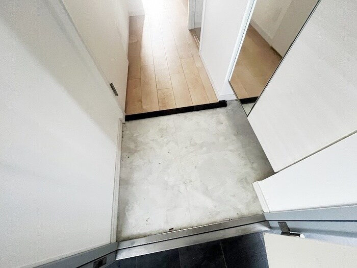 物件内観写真13　(玄関)