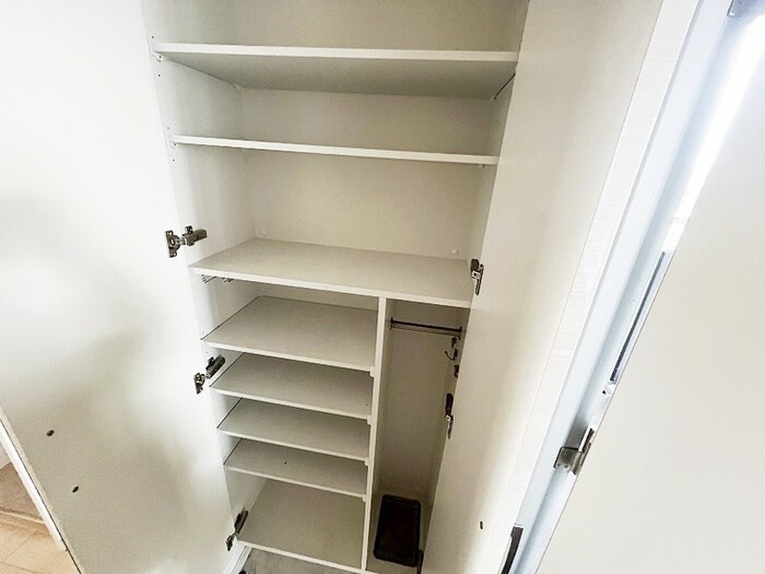 物件内観写真14　(靴箱)