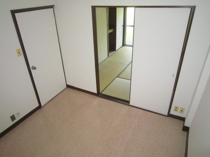 物件内観写真9　(室内からの展望)