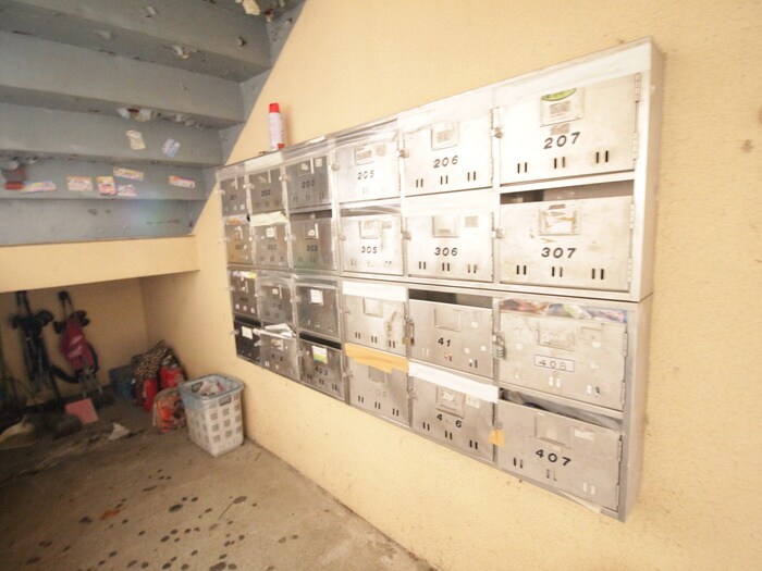 物件外観写真5　(エントランス部分)