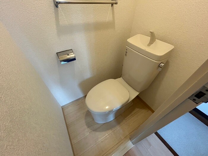 物件内観写真12　(トイレ)