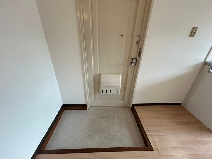 物件内観写真17　(玄関)