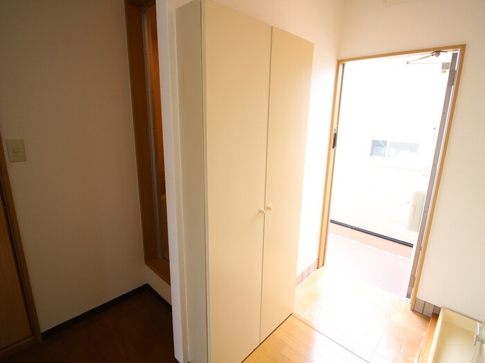 物件内観写真12　(靴箱)