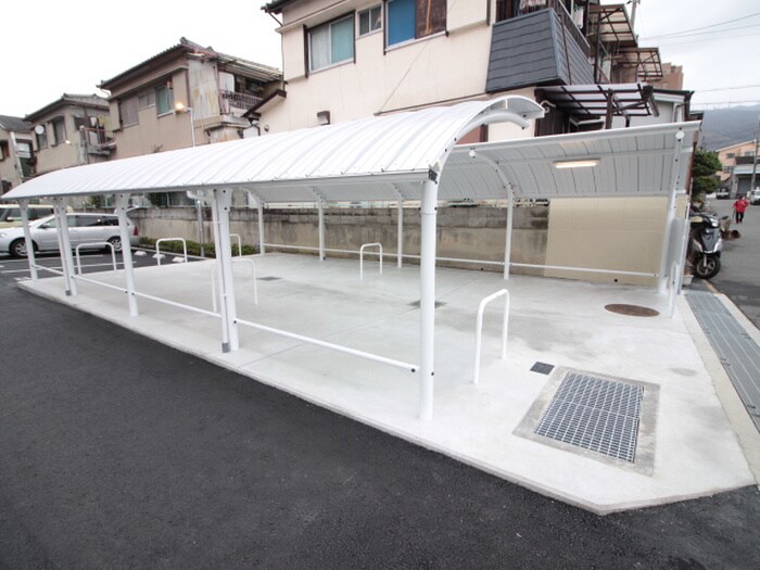 物件外観写真5　(駐輪場)