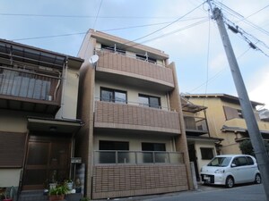 ラビング山科外観写真
