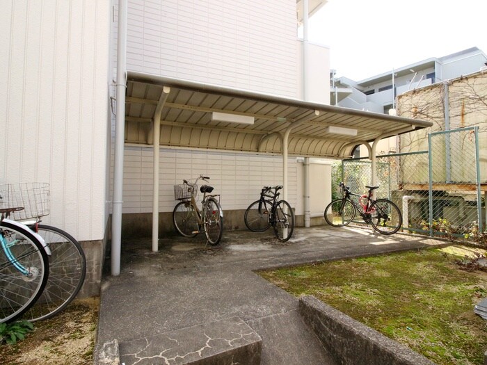物件外観写真6　(駐輪場)