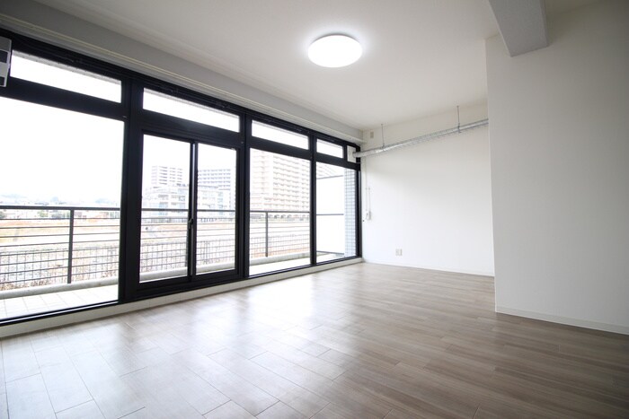 物件内観写真9　(居室)