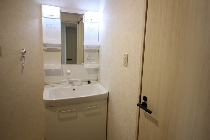 物件内観写真12　(洗面)