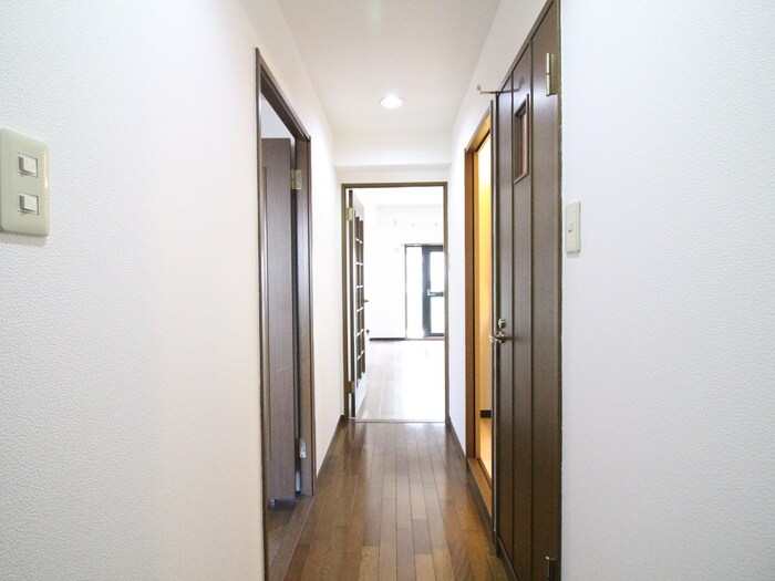 物件内観写真19　(廊下)