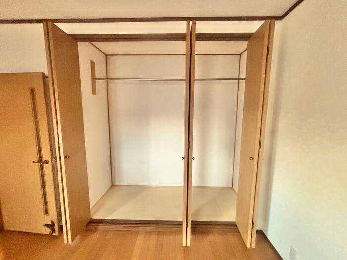 物件内観写真12　(収納)